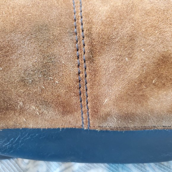 Tignanello Suede Hobo Bag in Excellent Condition - Picture 7 of 8